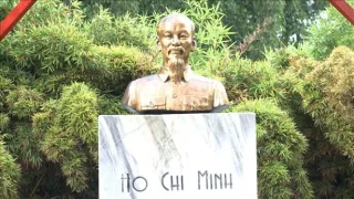 胡志明主席雕像