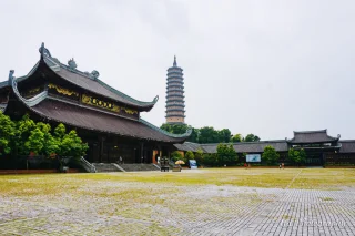 拜頂寺 (Bái Đính Pagoda)