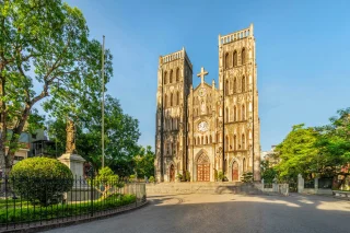 聖若瑟主教座堂 (St. Joseph's Cathedral / Nhà thờ Lớn)