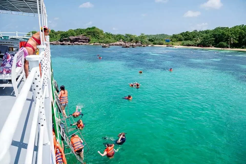 安泰群島跳島與浮潛