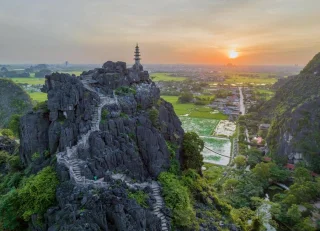 舞洞（Hang Múa / Mua Cave）