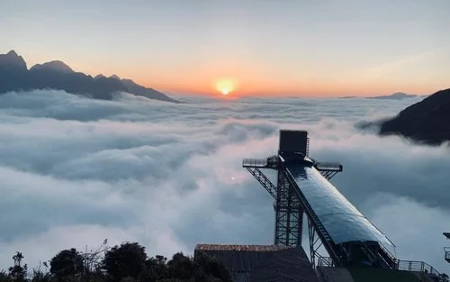 龍雲玻璃天空步道