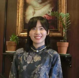HeyTrinh 嗨贞－峴港 專業導遊，具 2 年經驗