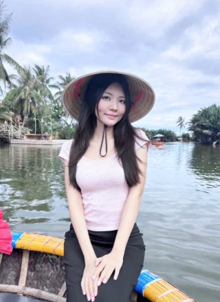 Flora - 胡志明市專業導遊，1年經驗