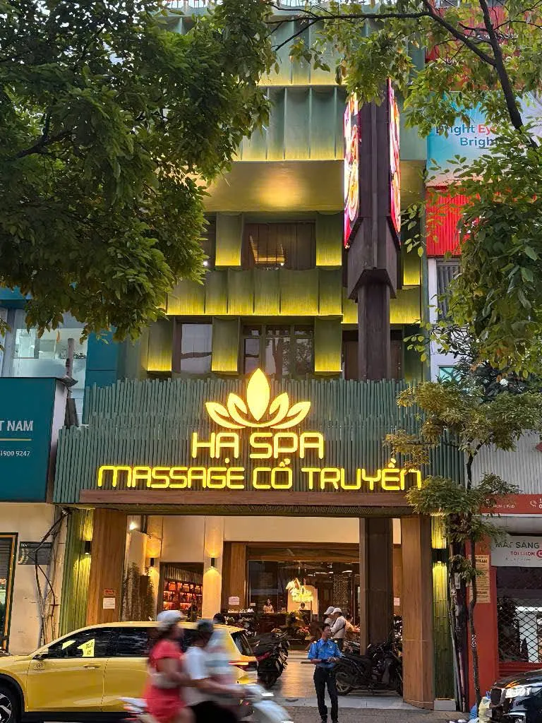 Hạ Spa quận 1
