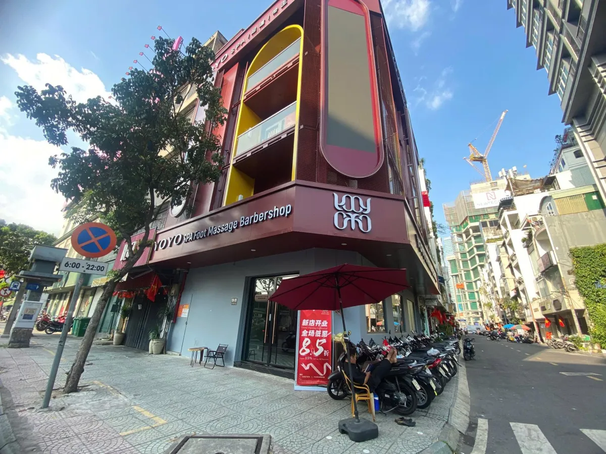 YOYO SPA BARBERSHOP 足道，帝王洗头按摩