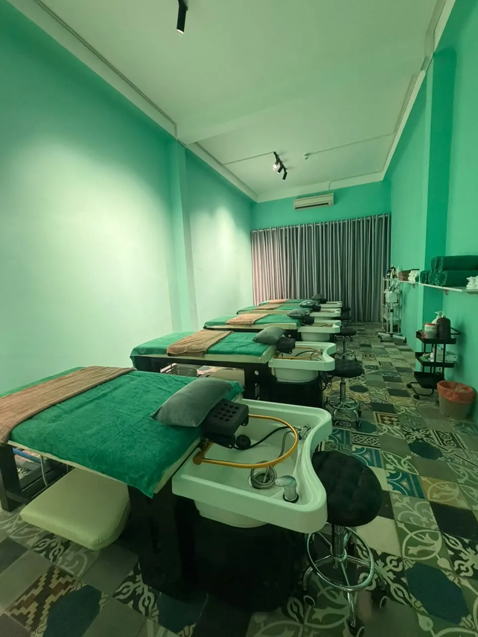 Mint Barbershop & Spa - 帝王洗头 - 이발소 店內環境 2