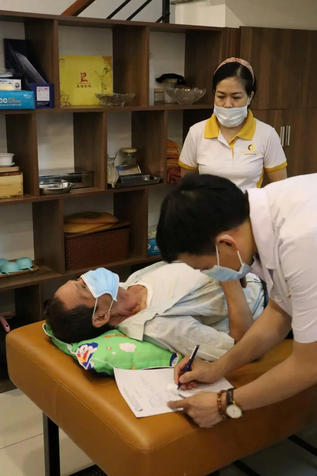 Đông Y Huyệt Đạo Tống Gia Quận 12 - Trị Liệu Cổ Vai Gáy, Đau Đầu, Stress, Chăm Sóc Phụ Khoa, Gan, Thận, Gội Đầu 店內環境 2