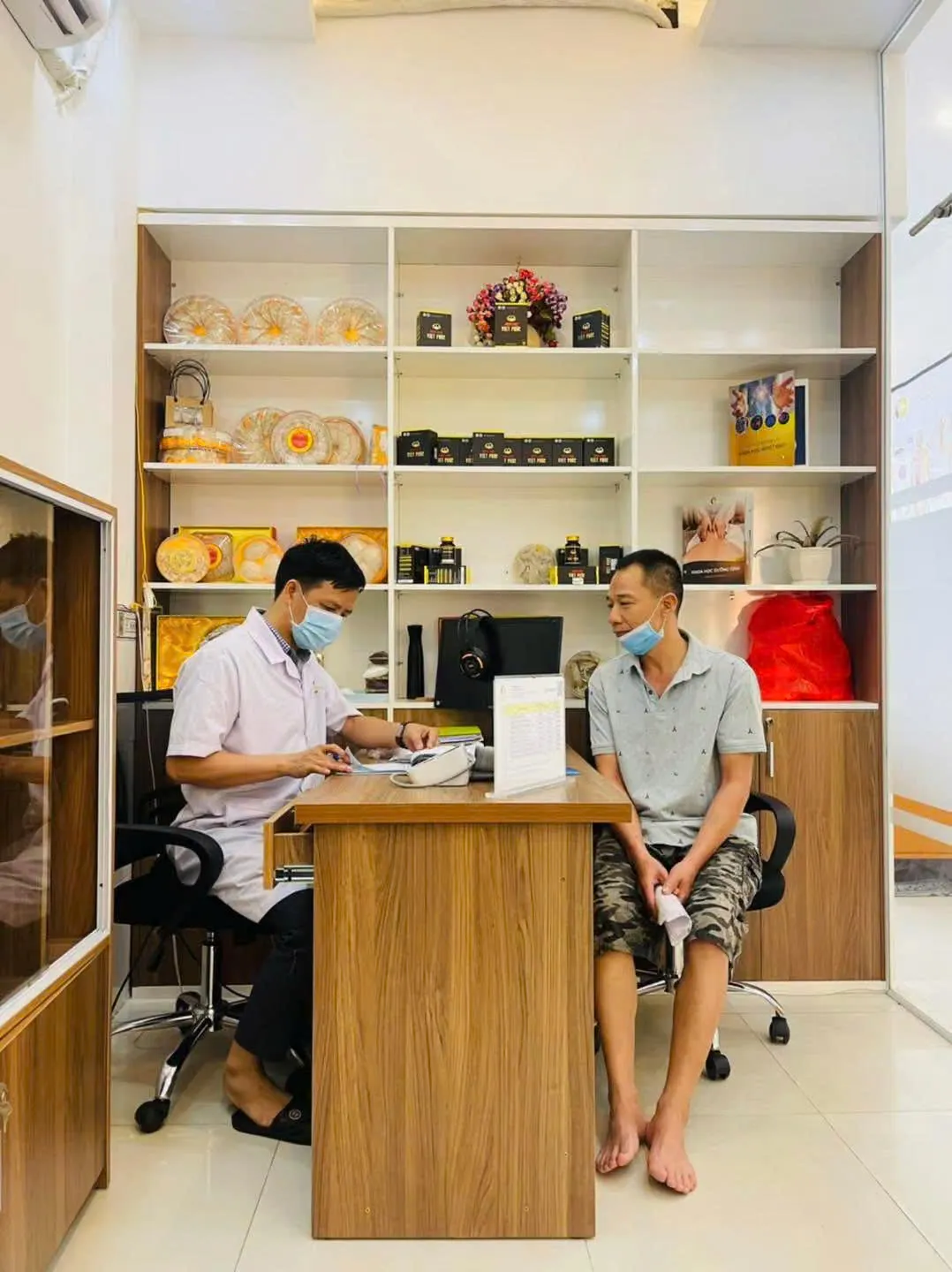 Đông Y Huyệt Đạo Tống Gia Quận 12 - Trị Liệu Cổ Vai Gáy, Đau Đầu, Stress, Chăm Sóc Phụ Khoa, Gan, Thận, Gội Đầu 店內環境 1