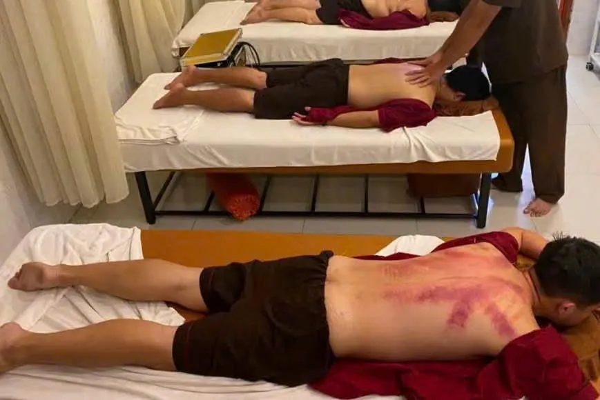 Đông Y Huyệt Đạo Tống Gia Quận 12 - Trị Liệu Cổ Vai Gáy, Đau Đầu, Stress, Chăm Sóc Phụ Khoa, Gan, Thận, Gội Đầu 店內環境 3